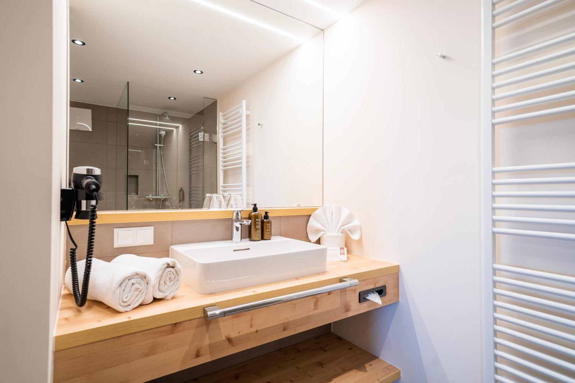 Heidi-Hotel Falkertsee - Kinderhotel Patergassen 外观 照片